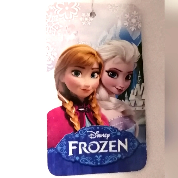 🔥SALE🔥Disney Frozen Anna & Elsa "Family Forever" Girls T-shirt NWT Sz M(10-12) - Picture 5 of 5